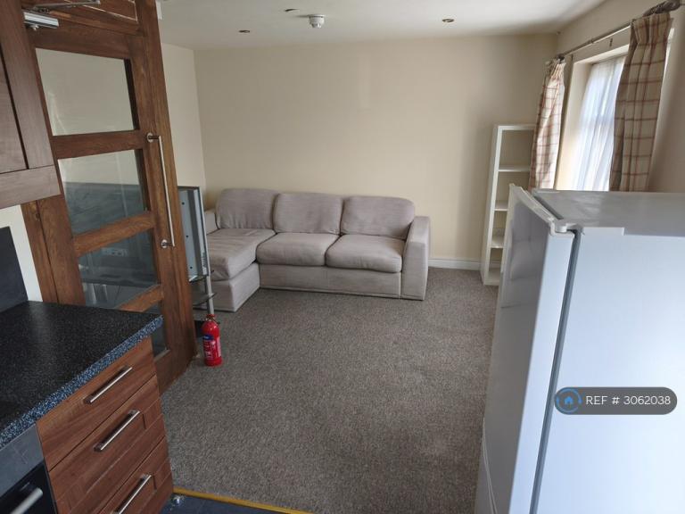 1 bedroom flat in Perne Road, Cambridge, CB1 (1 bed) (#3062038)