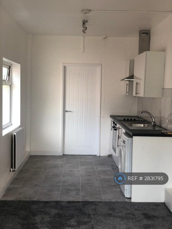 Studio flat in Campden Crescent, Wembley, HA0 (#2831795)