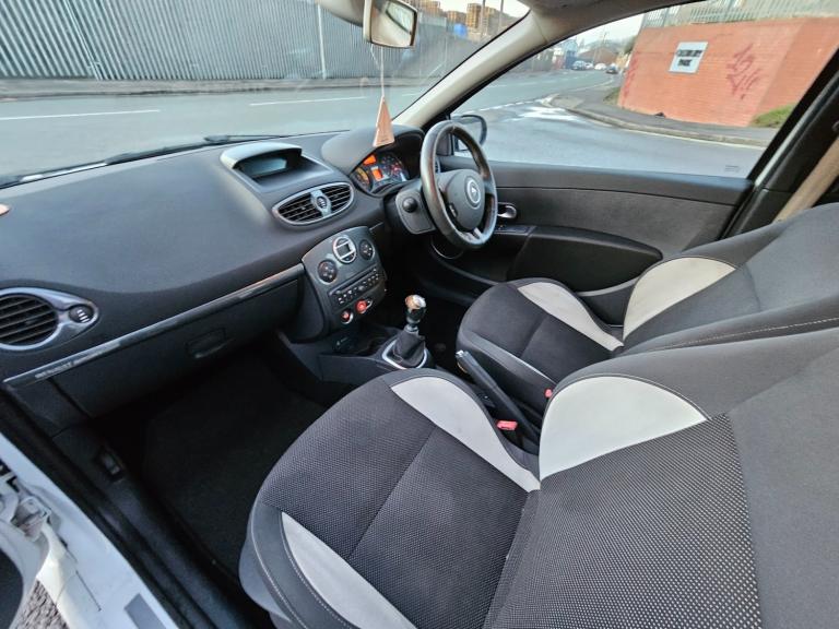 2010 Renault Clio 2.0 16V RenaultSport 200 3dr HATCHBACK Petrol Manual