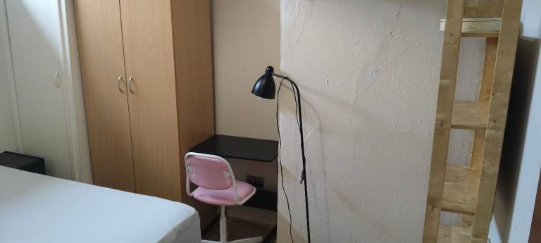 Peaceful medium room