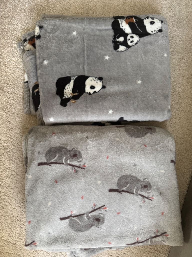 X2 fleece blanket/throws