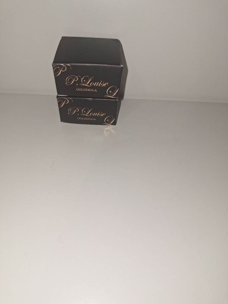 P.Louise Cosmetic Base – Shade GOLDDIGGA x2