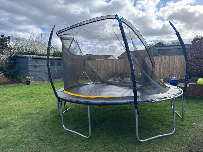 Free trampoline