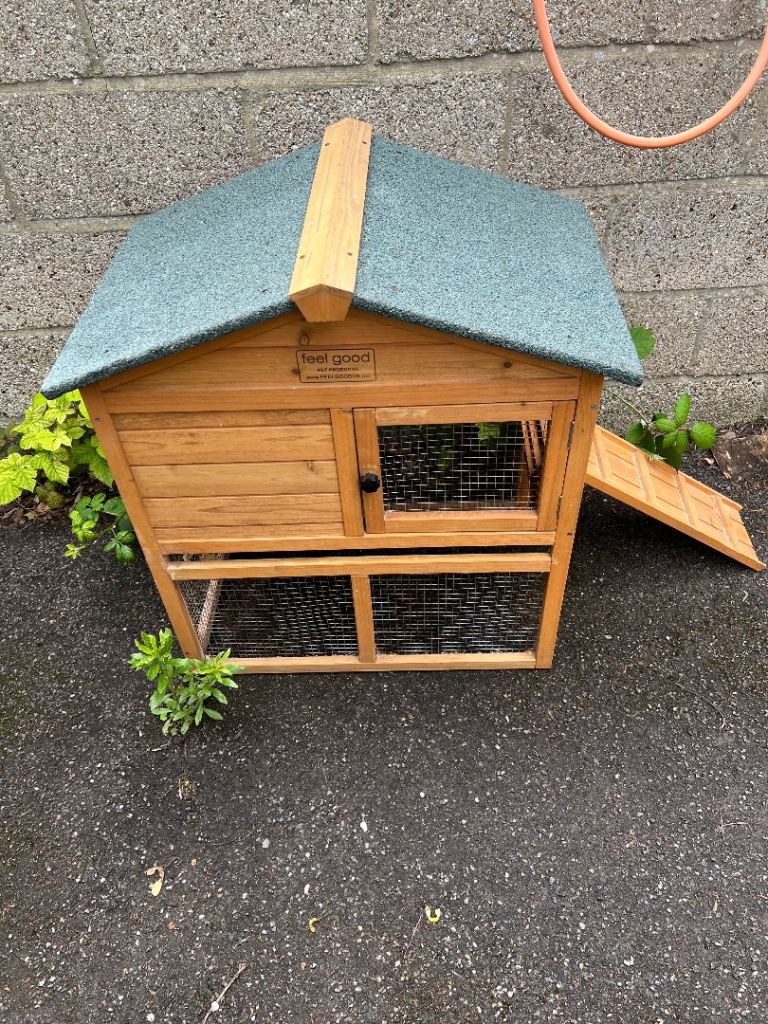 Rabbit hutch £25 cosham