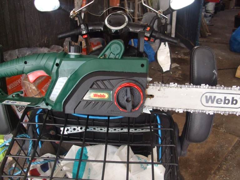 Webb Electric Chainsaw – Good Condition, Green