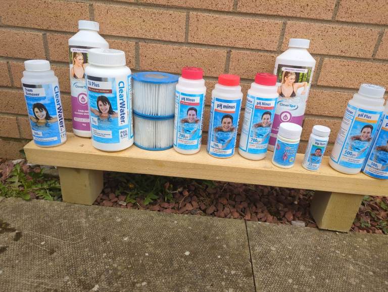 Stuff for hot tub 