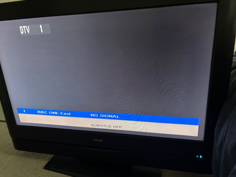  Heavy tv 42” fully working hd 