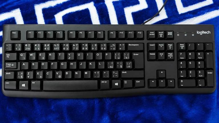 Logitech K120 Wired USB Keyboard Full Size Numeric Keypad Black New
