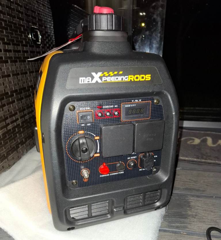 image for Generator Petrol 4-stroke Inverter Generator 2300w Suitcase style 