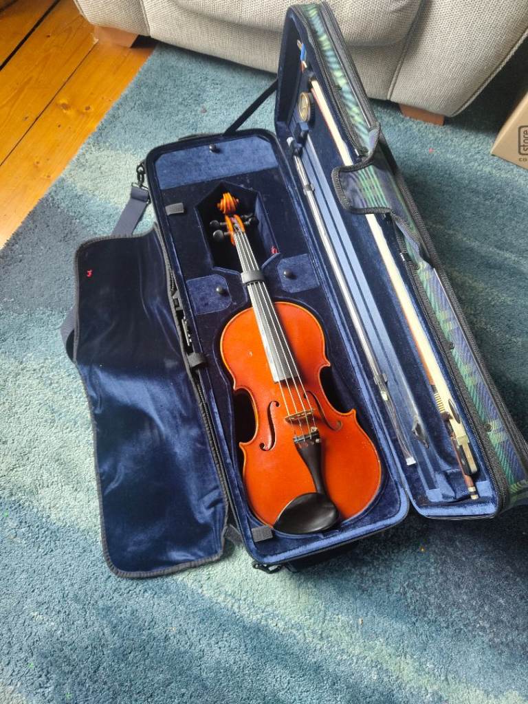 Full Size Viola with Case – Good Condition