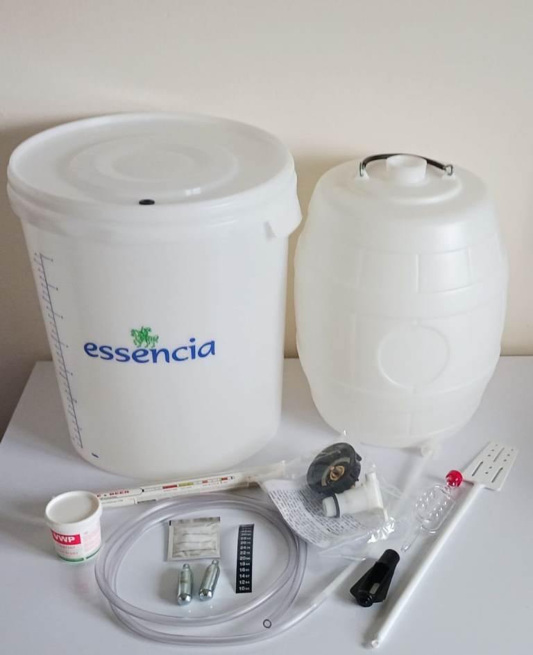 NEW Essencia Home Brew Beer Making Kit
