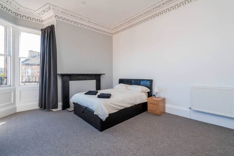 DOUBLE ROOM for flat share: INCREDIBLE flat share opportunity in Newington – bills included