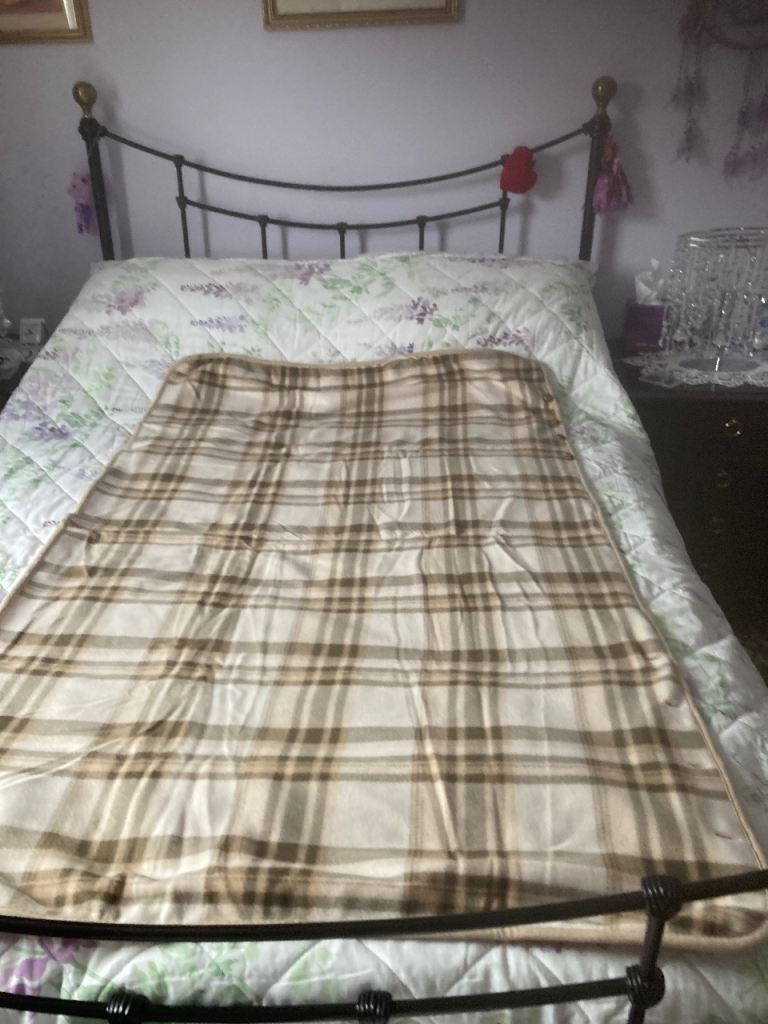 Plaid Fleece Cape/Poncho – Beige, Good Condition