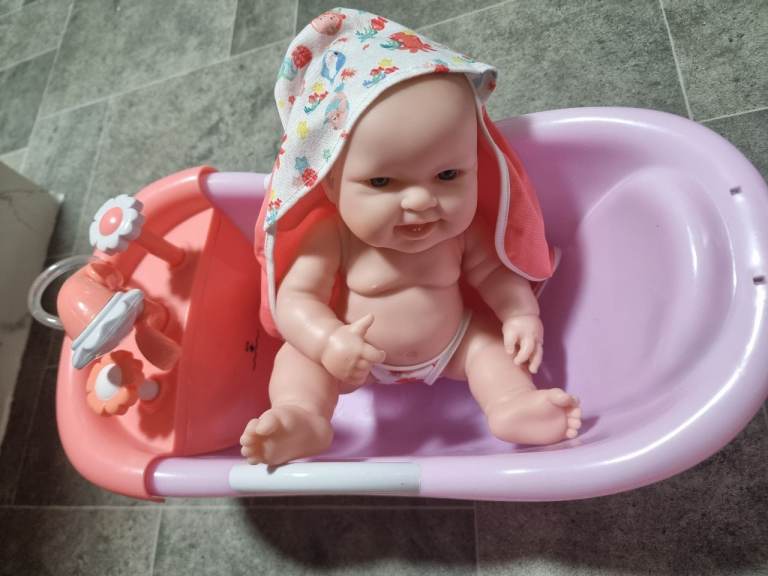 Lots to Love Baby Doll with Bath Tub – Bath Time Playset