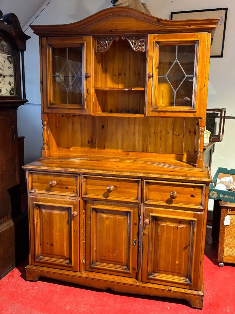 Pine Welsh Dresser Kitchen Sideboard with Base Cupboards & Top Glass Cabinets
