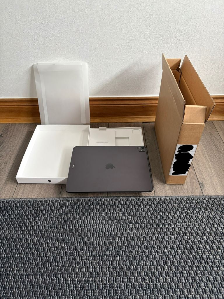 iPad Pro m5 13inch  512gb ssd black  wifi only 