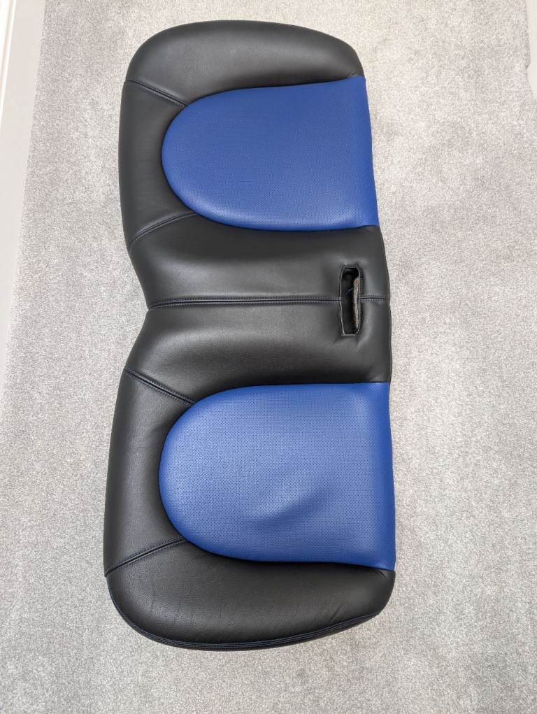 FORD SPORTKA REAR SEATS AND OTHER PARTS 