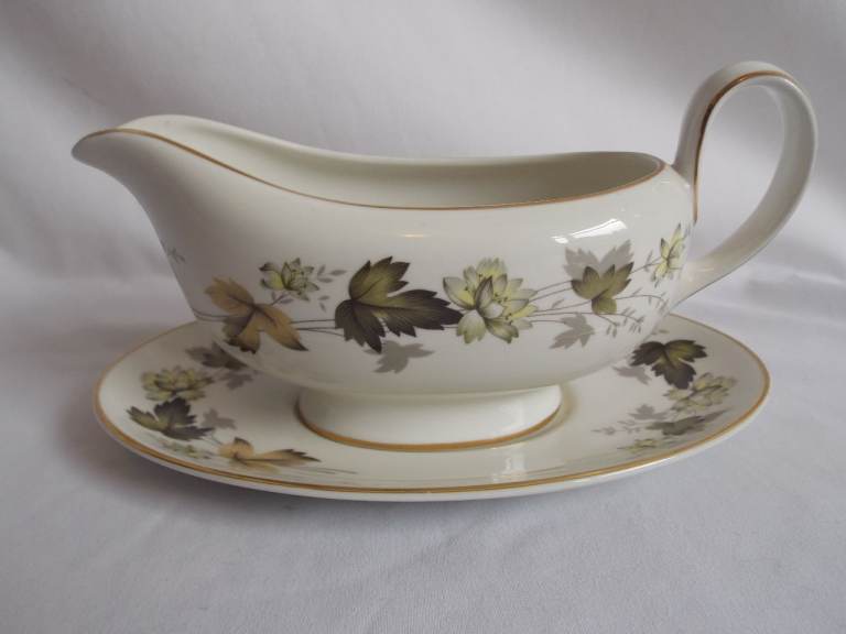Royal Doulton Larchmont Gravy Boat and Saucer set