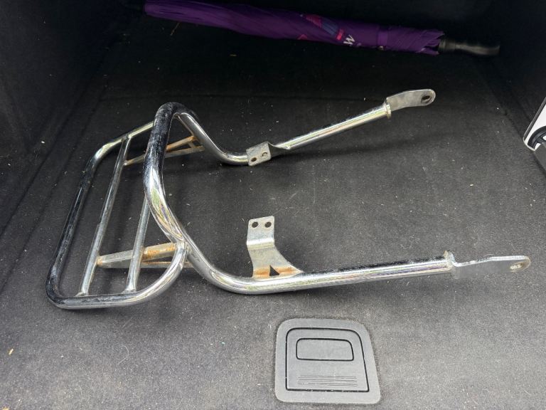 Triumph Bonneville T100 luggage rack