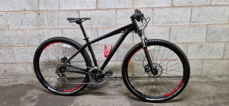 SPECIALIZED ROCKHOPPER 29ER WITH FLUID BRAKES/LOCKOUT FORKS IMMACULATE CONDITION SIZE MEDIUM £230