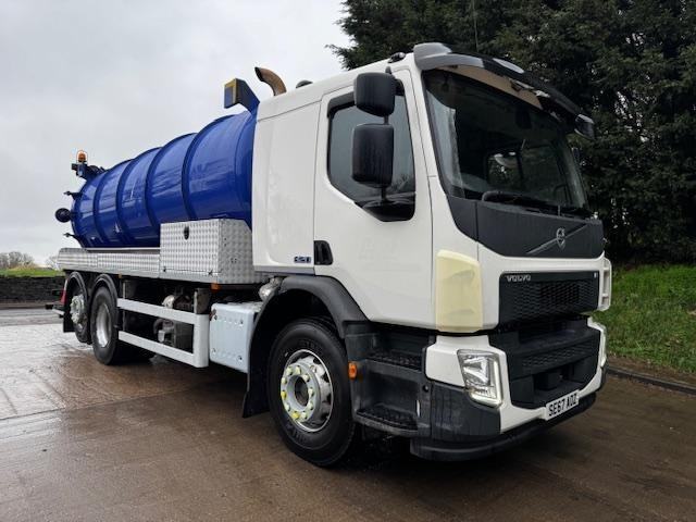 2017 67 Volvo FE 320 Euro 6 6x2 sleeper cab 14,500ltr vacuum tanker water pump
