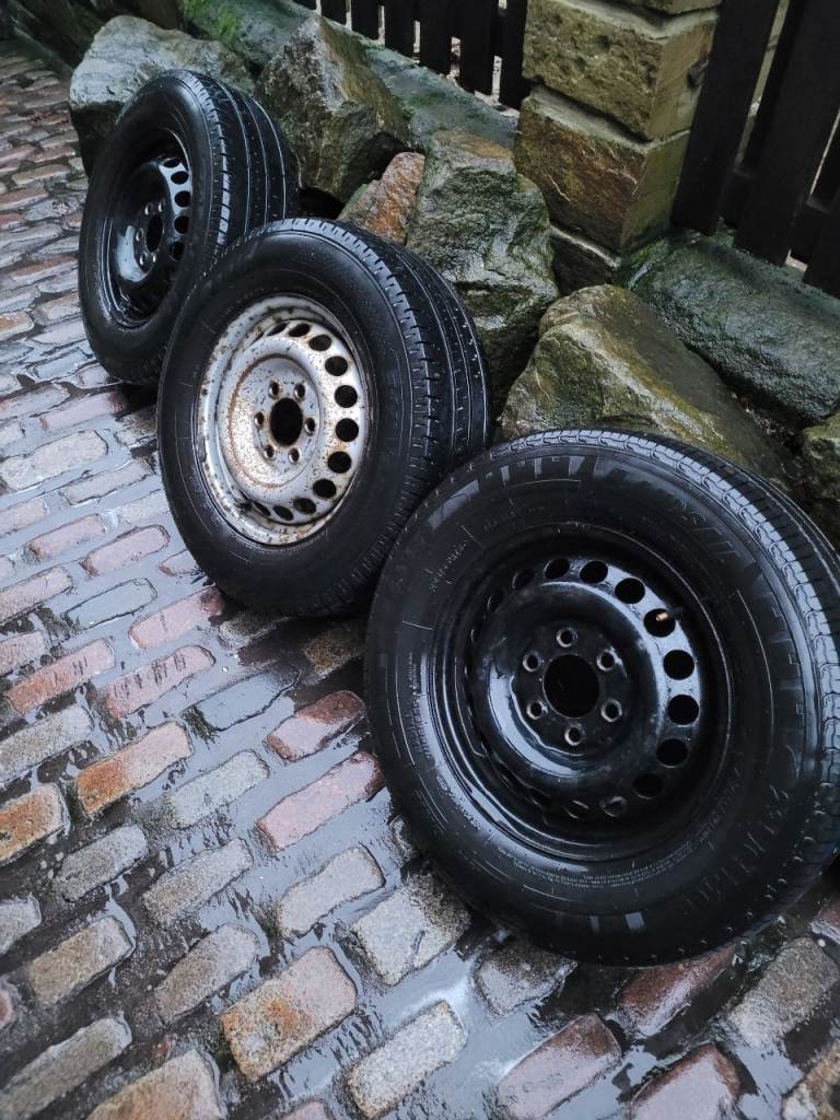 3x good 6 stud mercedes sprinter or Vw crafter wheels and good 235 65 16c tyres