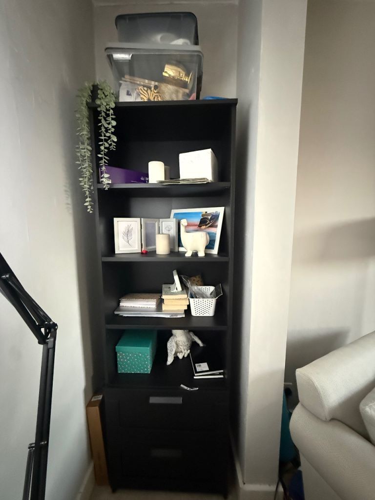 Bookshelf with drawers 