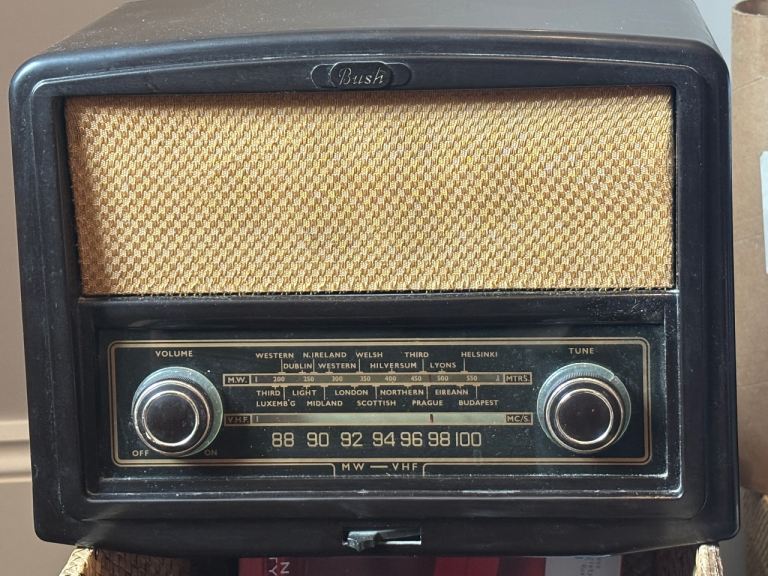 Vintage Bush Radio VHF90