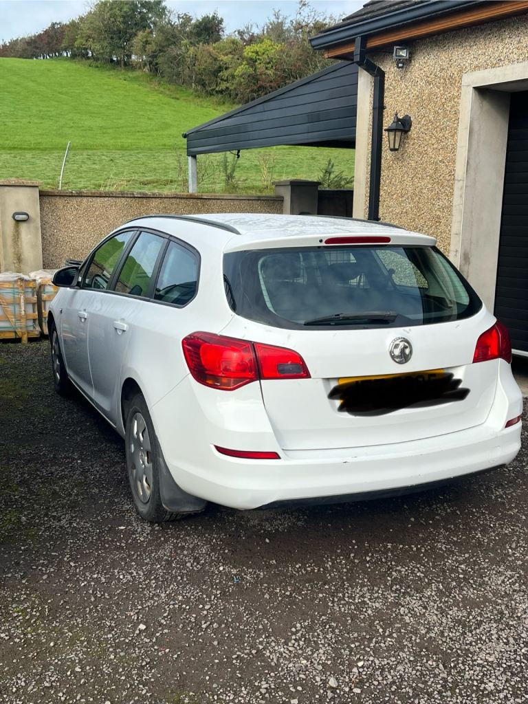Vauxhall, ASTRA, Estate, 2012, Manual, 5 doors