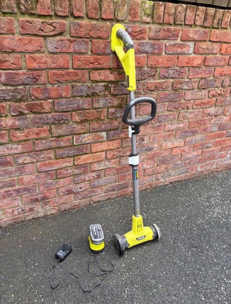 Ryobi patio cleaner and battery