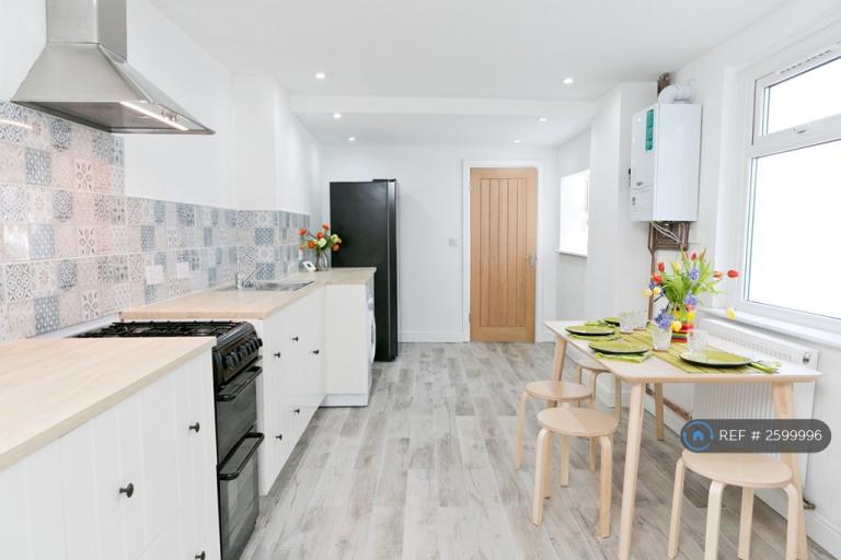 4 bedroom house in Bertram Street, Cardiff, CF24 (4 bed) (#2599996)