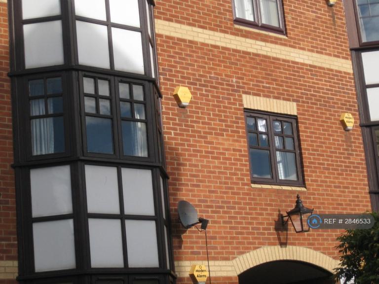 1 bedroom flat in New Bright Street, Reading, RG1 (1 bed) (#2846533)