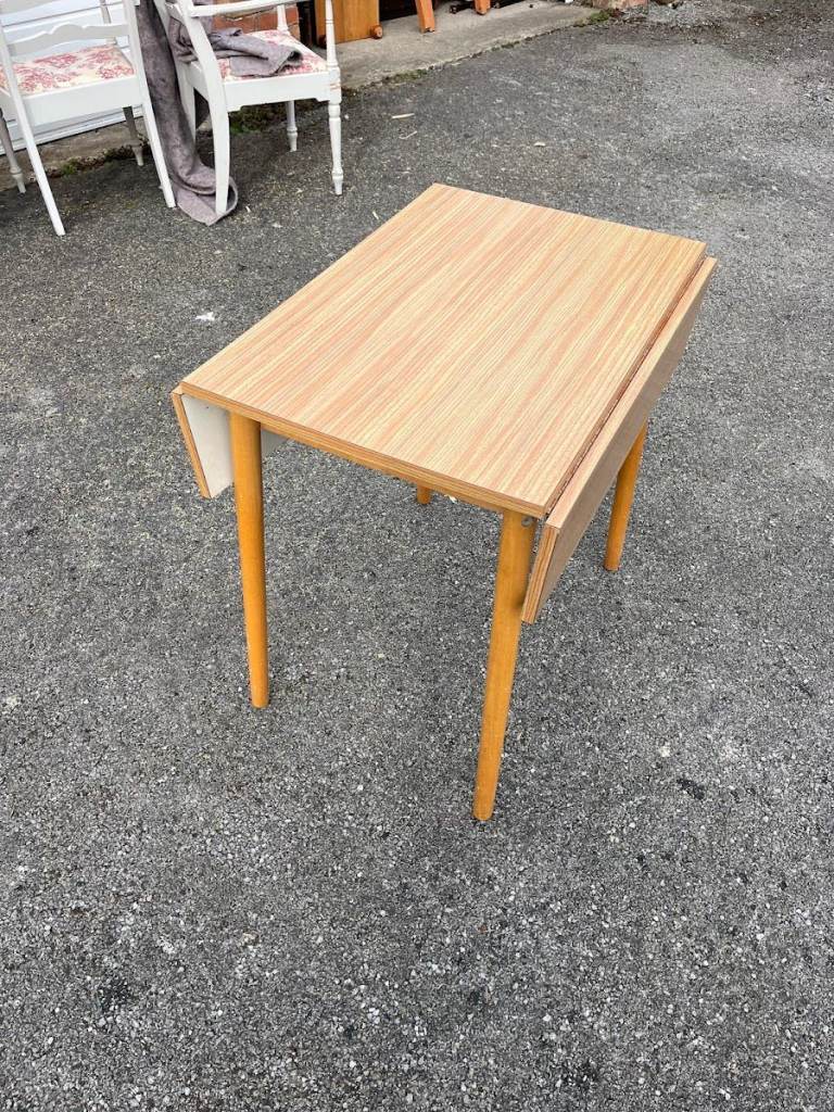  Mid Century Style Drop Leaf Dining Table – Retro Compact Kitchen Table