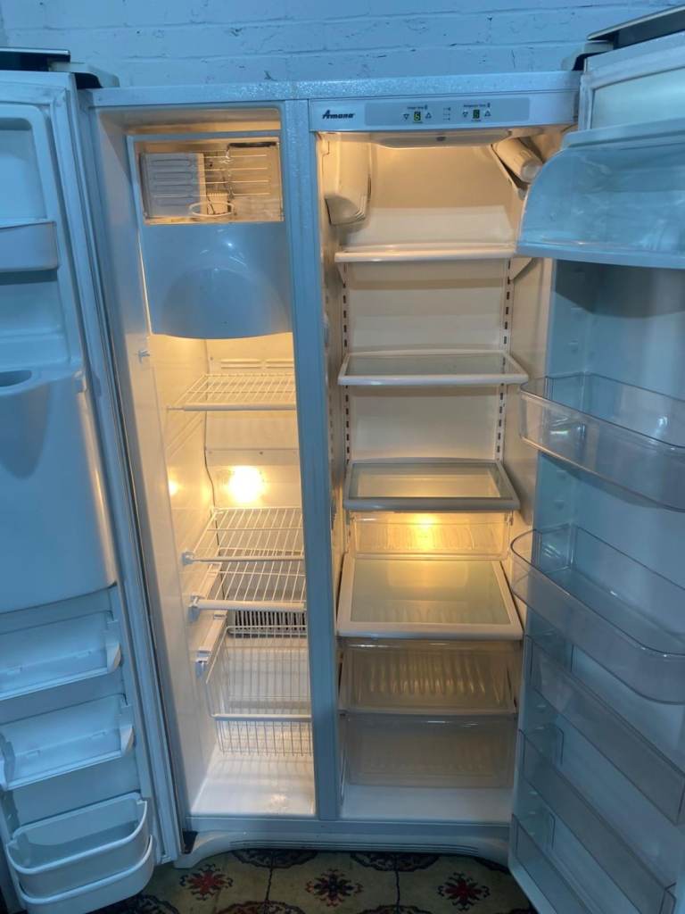 FREE DELIVERY Beautiful Amana Plumb In With Icemaker Fridge Freezer