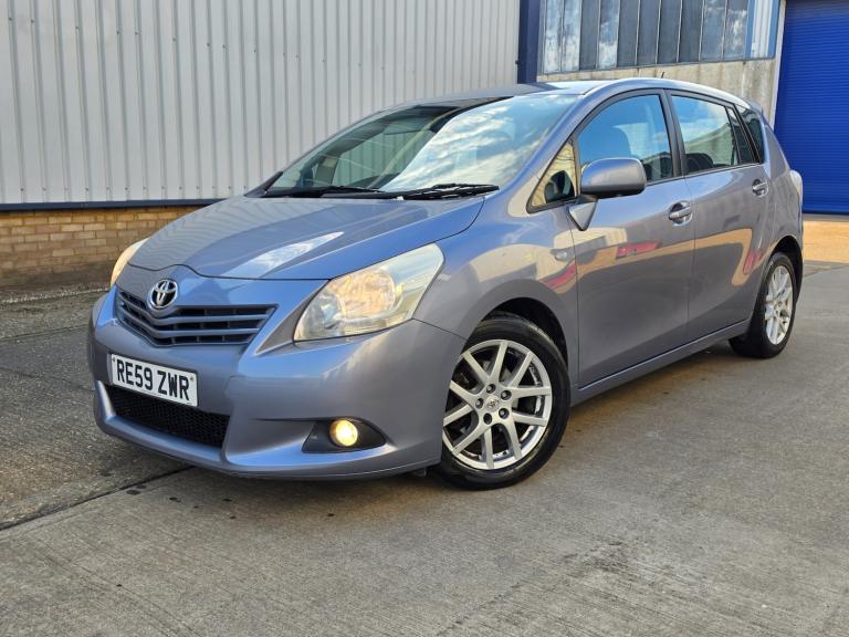 2009 Toyota Verso 2.0 D-4D T Spirit 5dr MPV Diesel Manual