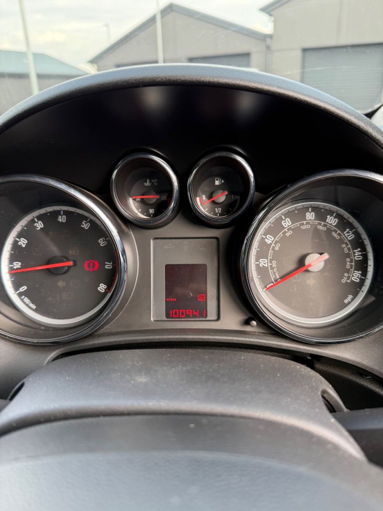 Vauxhall, ASTRA, Hatchback, 2013, Manual, 1398 (cc), 5 doors