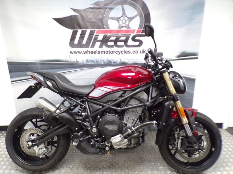 2021 BENELLI 752S NAKED STREET BIKE ONLY 1473 MILES FROM NEW