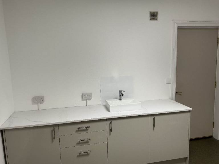 REFURBISHED TREATMENT ROOM (D1 licence)