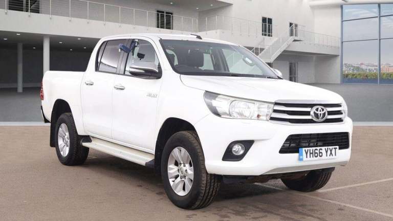 2017 Toyota Hilux Icon D/Cab Pick Up 2.4 D-4D PICK UP DIESEL Manual