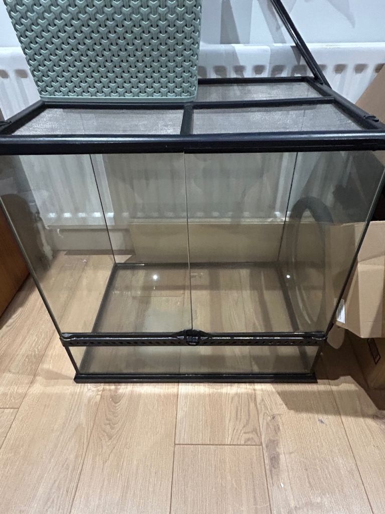 Exo terra 60x45x60cm terrarium tank 
