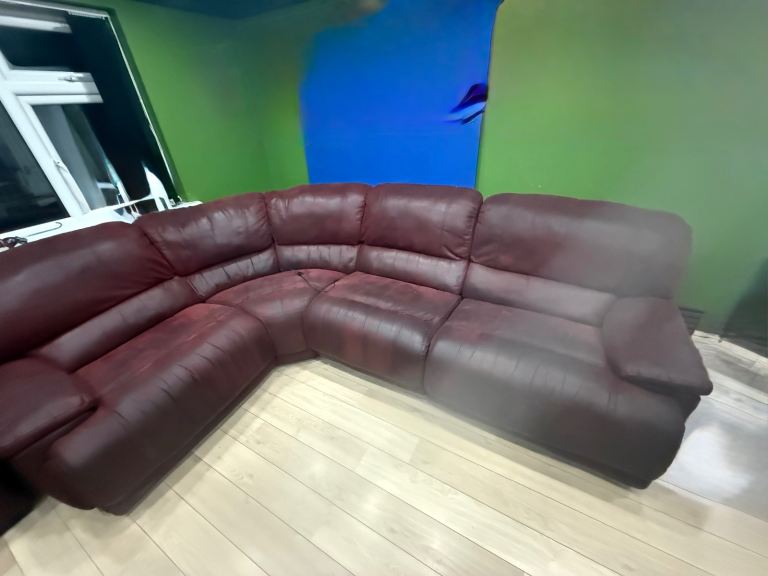 Recliner 5 seater leather sofa with storage puffy 