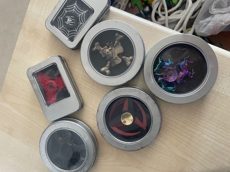 Fidget spinners 