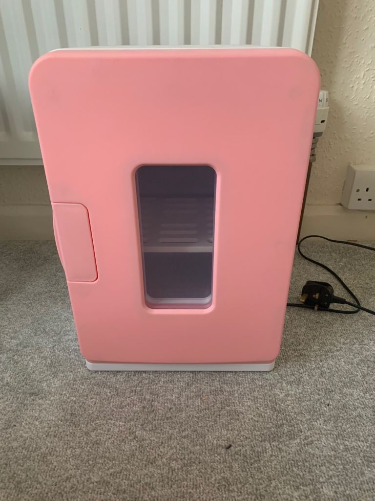 Mini fridge hot and cold
