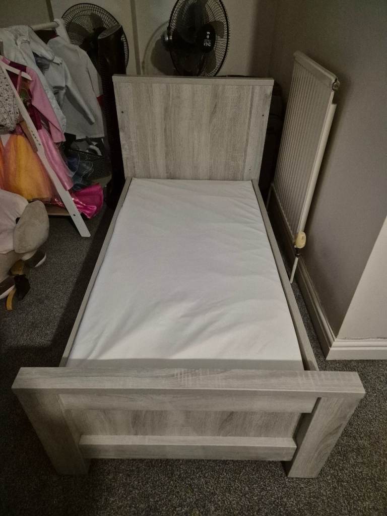 babystyle bordeaux cot bed