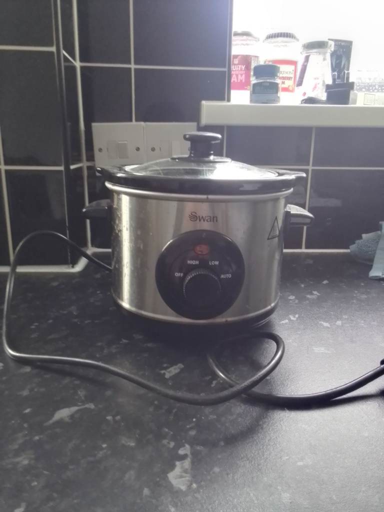 Swan 2L Slow cooker 