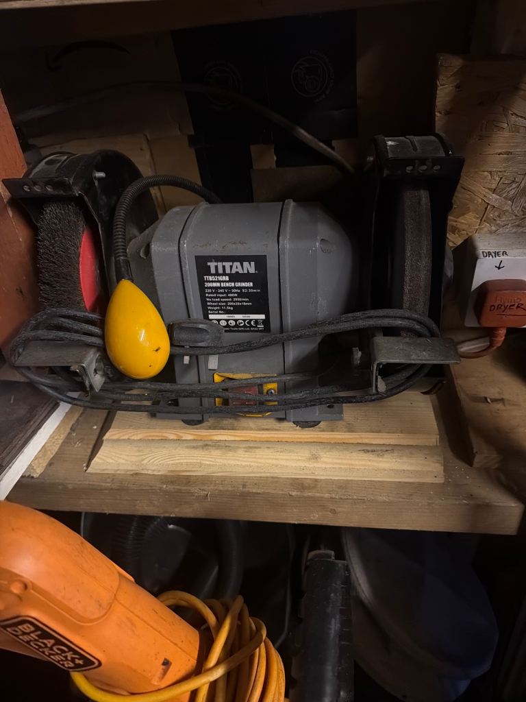 Bench grinder 