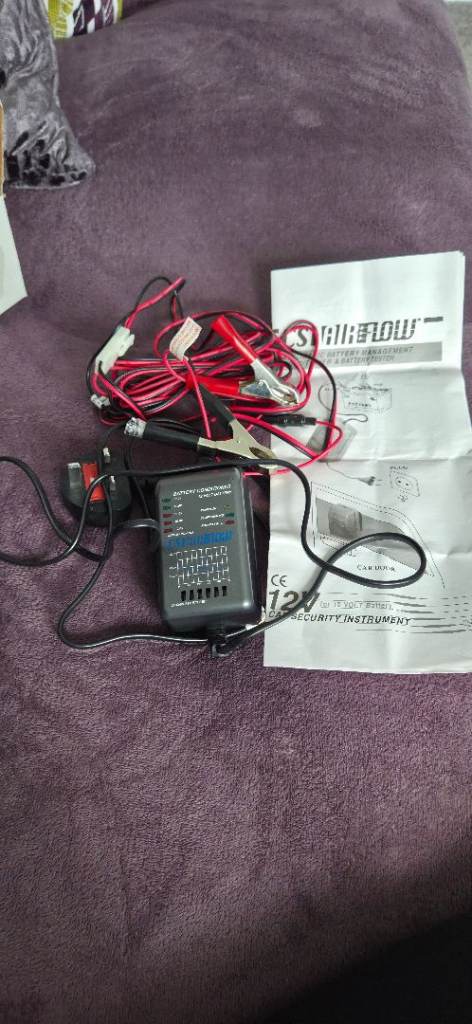 12v Car/Motorcycle Battery Charger.