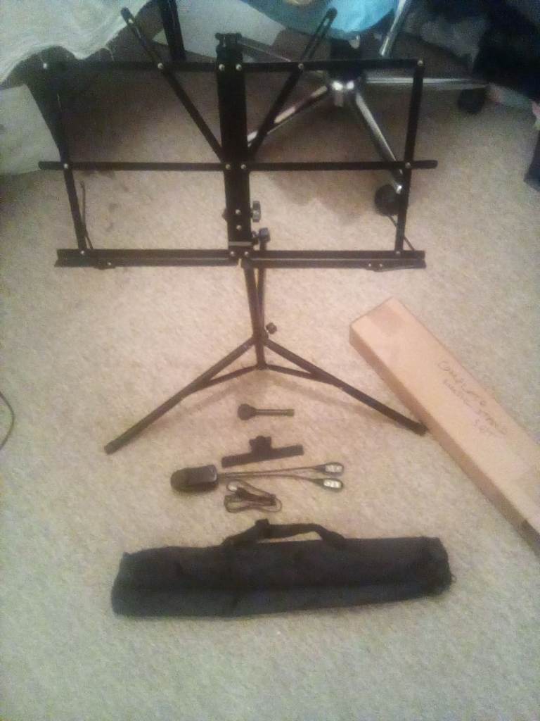 Brand new & complete Sheet music stand set.