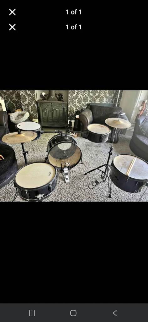 Set of drums 