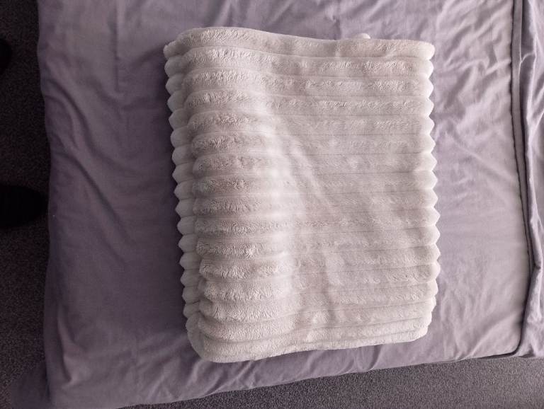 M&S throw